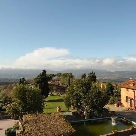 La Piazza Di San Donato Aparthotel 3*